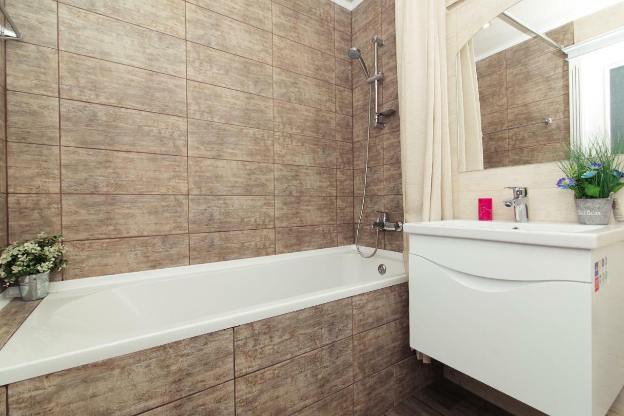 Luxury Apart-Hotel On Kondrateva Street Sumy Bagian luar foto