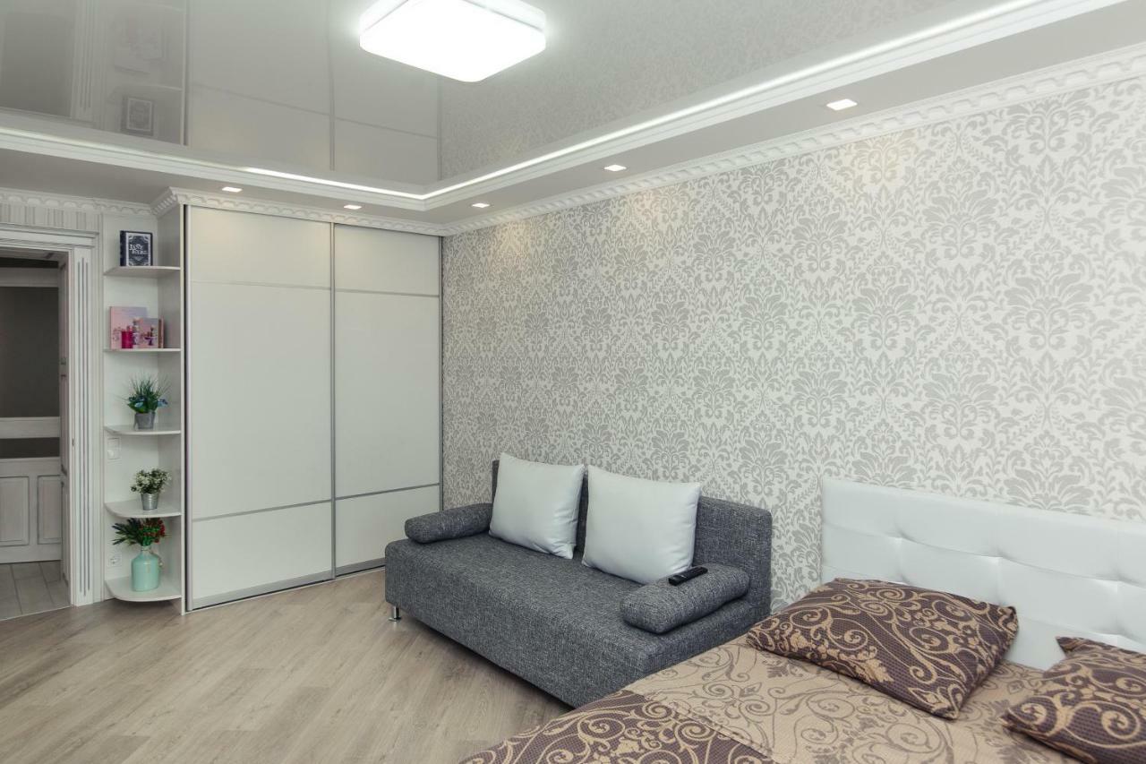 Luxury Apart-Hotel On Kondrateva Street Sumy Bagian luar foto